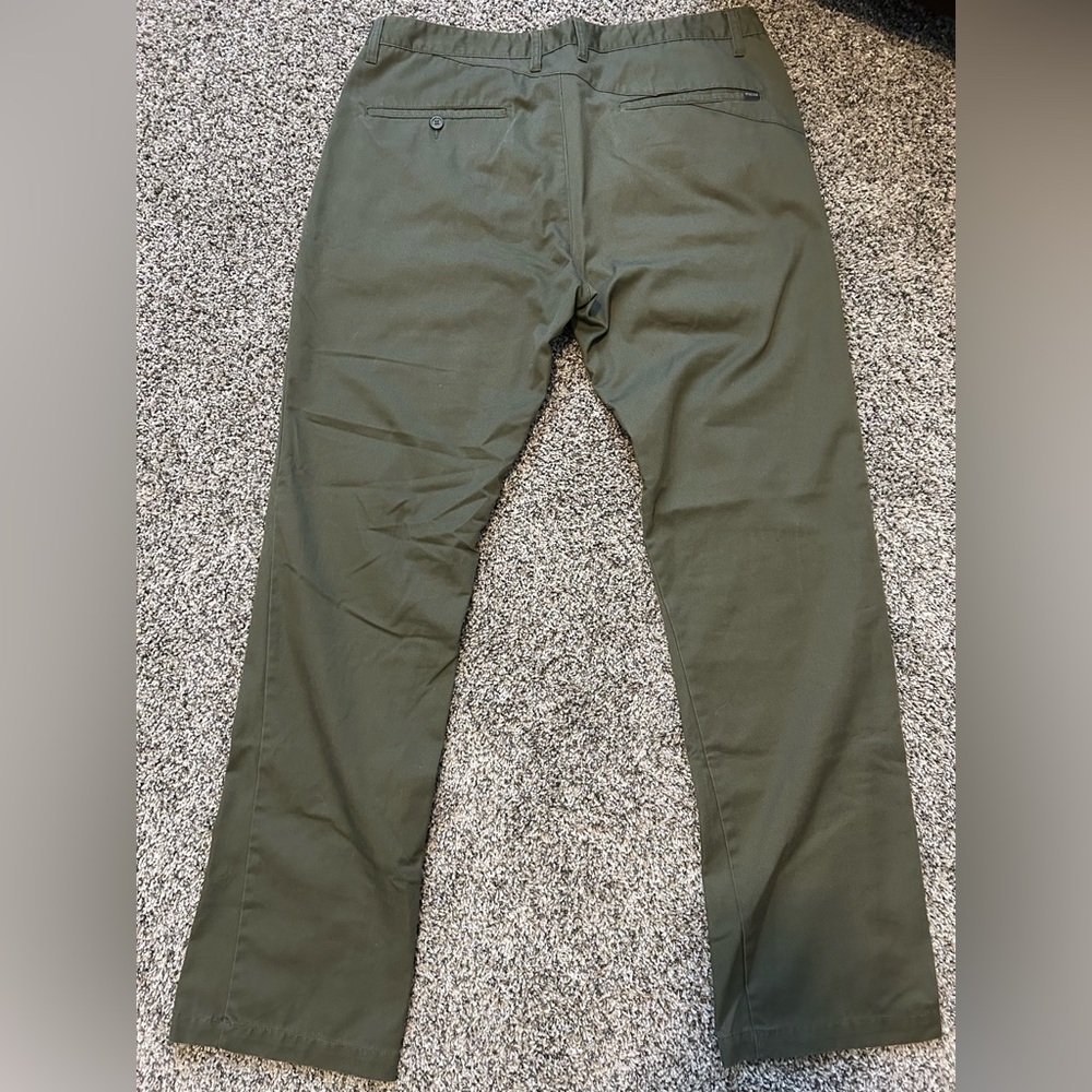 Like-new Volcom jeans